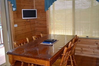 Coles Bay House - Tourism Cairns 4
