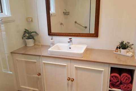 Arendon Cottage - Tourism Cairns 5