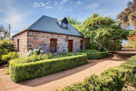 Wagners Cottages - Tourism Cairns 0