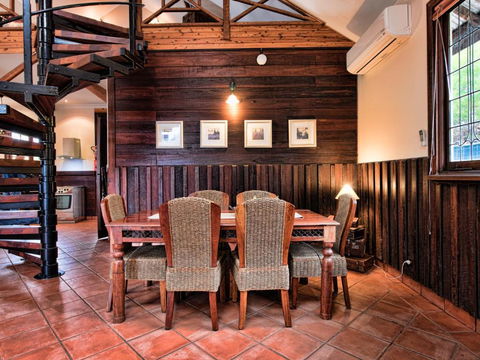 Oak Tree Barn Bridgetown - Tourism Cairns 1