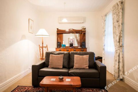 Georgies Cottage - Tourism Cairns 6