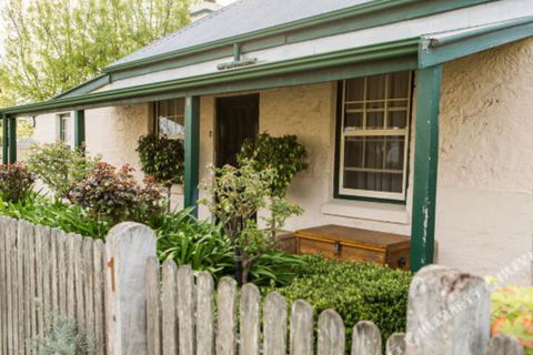 Georgies Cottage - Tourism Cairns 2