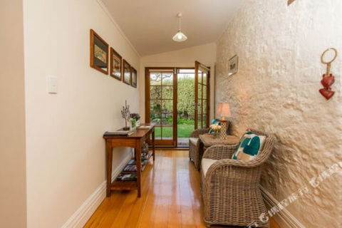 Georgies Cottage - Tourism Cairns 7