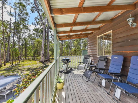 Kangaroo Cottage Cute Accom In Bushland Setting - Tourism Cairns 2