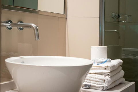 Dlux Hostel - Tourism Cairns 6