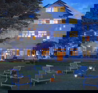 The Robertson Hotel - Tourism Cairns