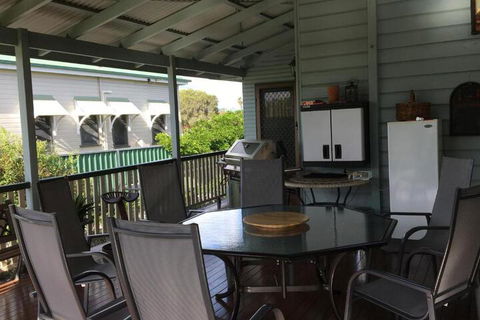 Pitstop Lodge Guesthouse B & B - Tourism Cairns 5