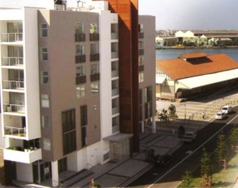 Honeysuckle Executive Suites - Tourism Cairns 5