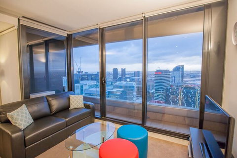 Melbourne SkyHigh Apartments - Tourism Cairns 6