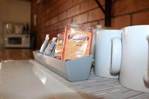 Avocado Motor Inn - Tourism Cairns 3