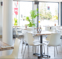 Mermaid Beach Tavern - Tourism Cairns
