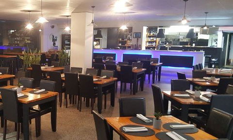NINE 50 Restaurant & Bar - Tourism Cairns 7