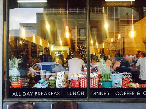 Java Lounge - Tourism Cairns 0