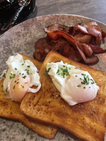 Caffeine Bistro - Tourism Cairns 0