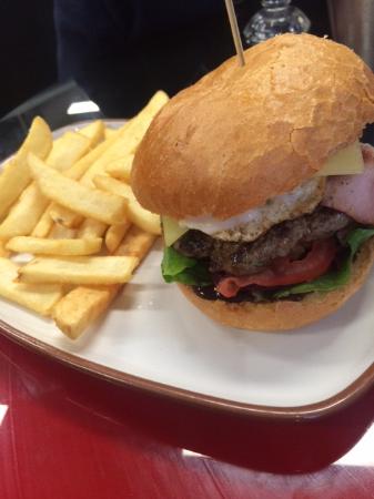 Drouin PizzaBurger Lounge - Tourism Cairns 0