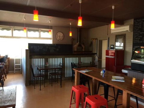 Jackson's On Albert Takeaway & Coffee Lounge - Tourism Cairns 0