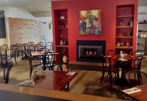 RED Wine Bar And Bistro - Tourism Cairns 0