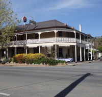 Seven Creeks Hotel - Tourism Cairns