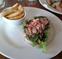 Waves Cafe Bar and Restaurant - Tourism Cairns