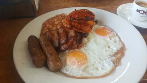 Piccadilly Deli - Tourism Cairns 0