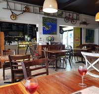 Castle Cove Cafe - Tourism Cairns