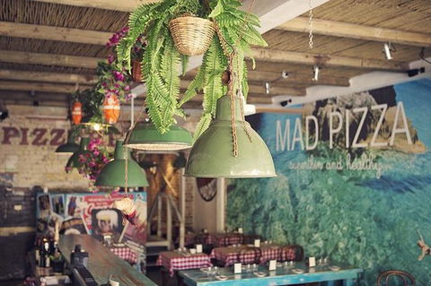 MAD PIZZA E BAR - Tourism Cairns 0