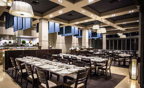 Waves Buffet Restaurant - Tourism Cairns 1