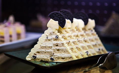 Waves Buffet Restaurant - Tourism Cairns 5