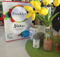 Freckles Cafe - Tourism Cairns