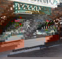 Anna  Sam Pizzeria Restaurant - Tourism Cairns