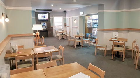 Australian Hotel Yass Bistro - Tourism Cairns 0