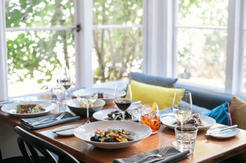 Clementine Restaurant - Tourism Cairns 0