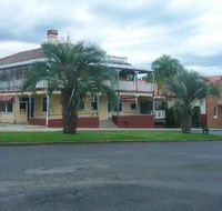 Coach House Inn - Tourism Cairns