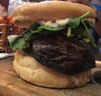 Kiama Inn Hotel - Tourism Cairns