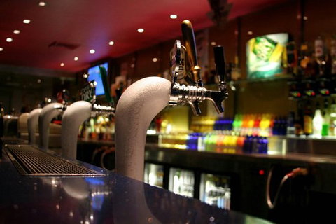 Plantation Hotel - Tourism Cairns 0