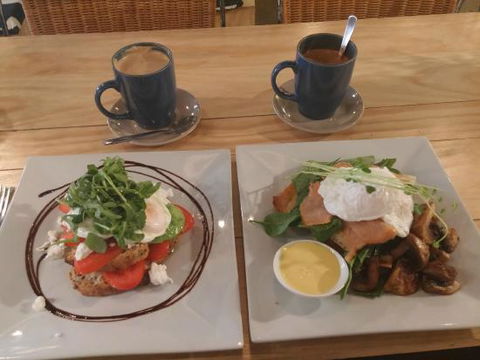 Chill In Cafe - Tourism Cairns 0