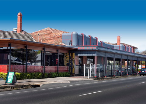 The Red Lion - Tourism Cairns 1