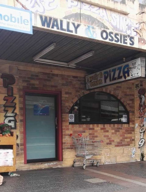 Wally & Ossie's Pizza - Tourism Cairns 0