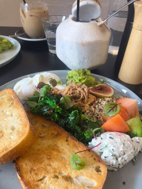 Warren & Holt - Tourism Cairns 0