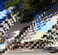 Mezethes Greek Taverna - Tourism Cairns