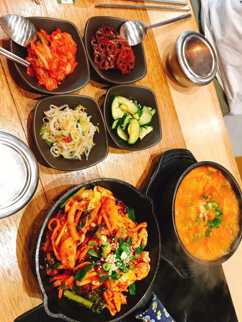 HanCook Yori - Tourism Cairns 0