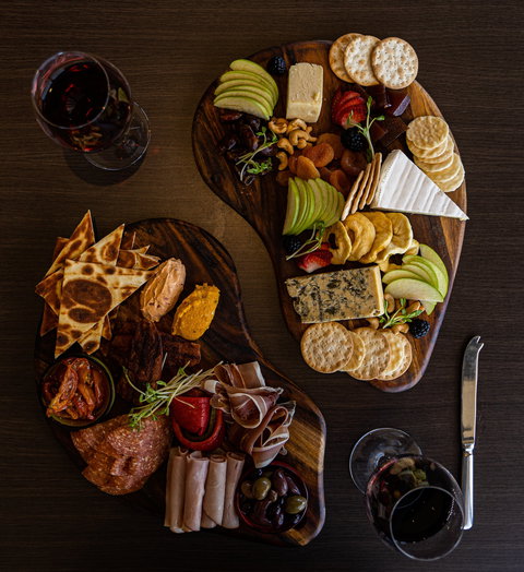 Pebbles Restaurant And Spike Bar - Tourism Cairns 2