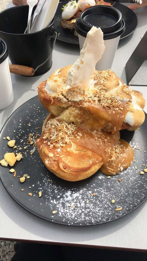 Syd & Phyllis - Tourism Cairns 0