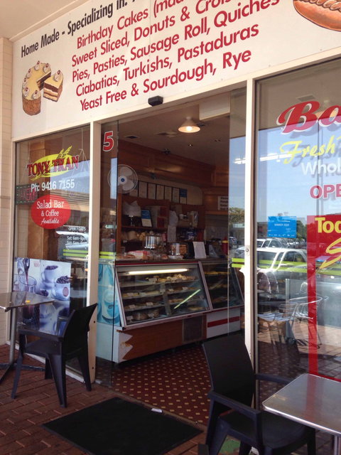 Tony Tran Bakery - Tourism Cairns 0