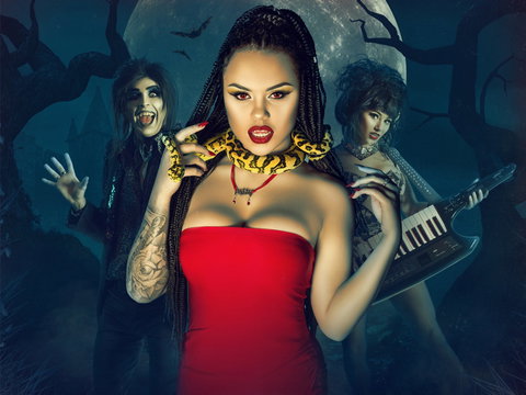 Dracula's Cabaret - Tourism Cairns 0