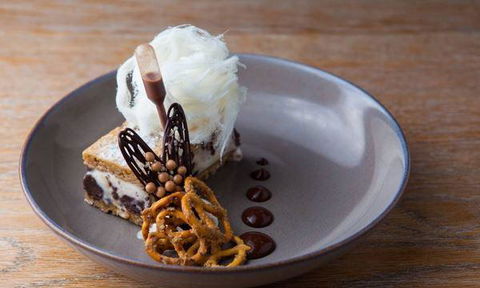 Clifford's Grill & Lounge - Tourism Cairns 10