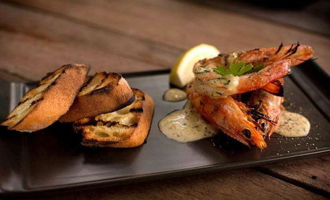 Clifford's Grill & Lounge - Tourism Cairns 3