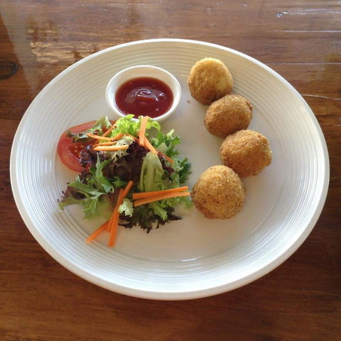Cafe Ruche - Tourism Cairns 0