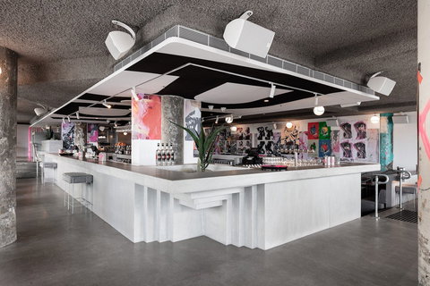 Bondi Beach Public Bar - Tourism Cairns 0