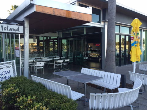Sushi Land - Tourism Cairns 0